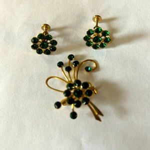 Vintage 1950’s Green Rhinestone screw back earrings and brooche.